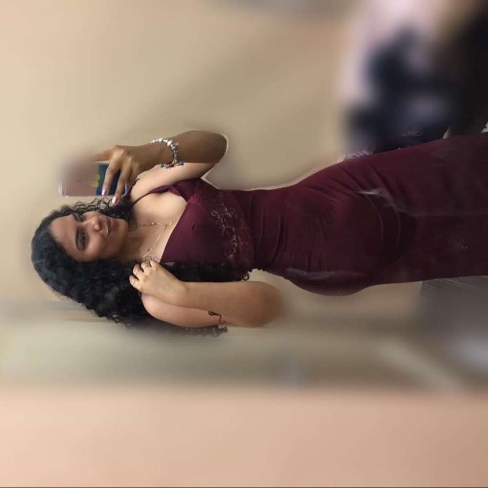 Hi welcome to my poshmark profile